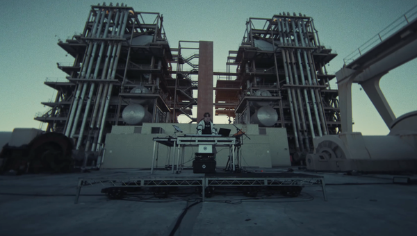 Aaron Hibell dévoile son nouvel album : un voyage sonore entre électro mélodique et performances live